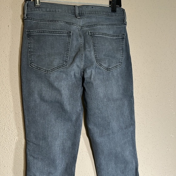 GAP Vintage Slim Mid Rise Gray Denim Jeans Straight Slim Leg Size 6 R 28 - Picture 14 of 15